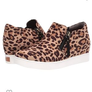 Dr. Scholl's wedge zipper sneakers leopard print size 9 (fits more like an 8.5)